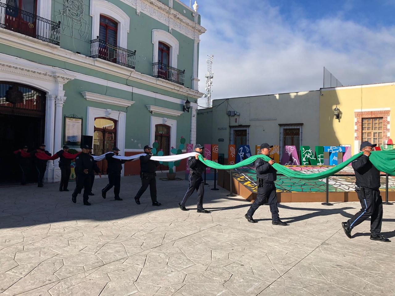Ranchería de Torres y El Molino encabezan ceremonia de honores a la bandera en Huamantla